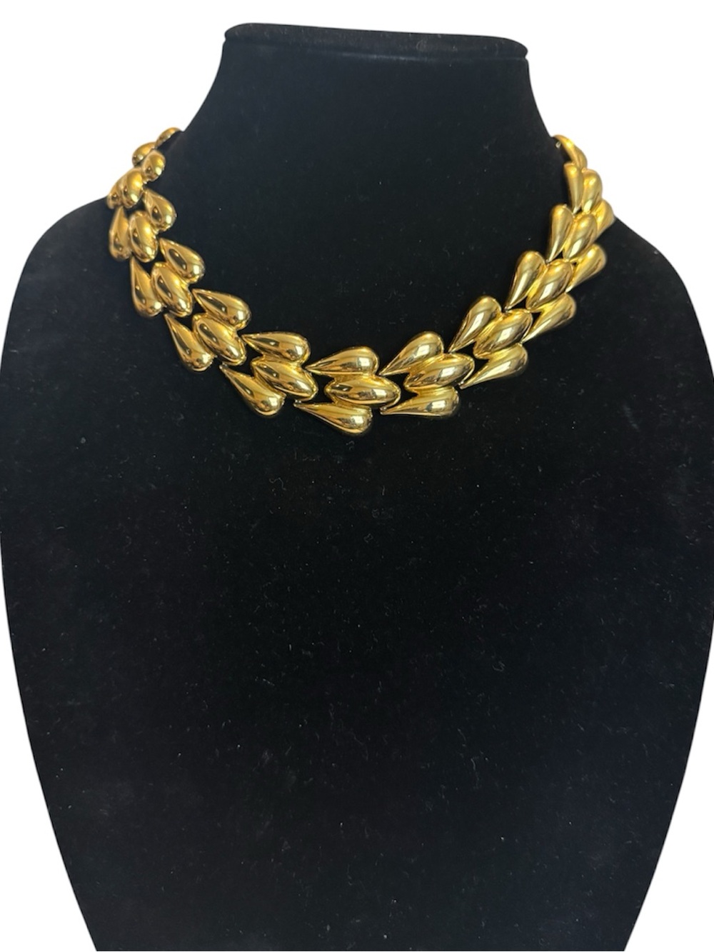 Vintage Anne Klein Gold Tone Teardrop Statement Necklace Lion Logo